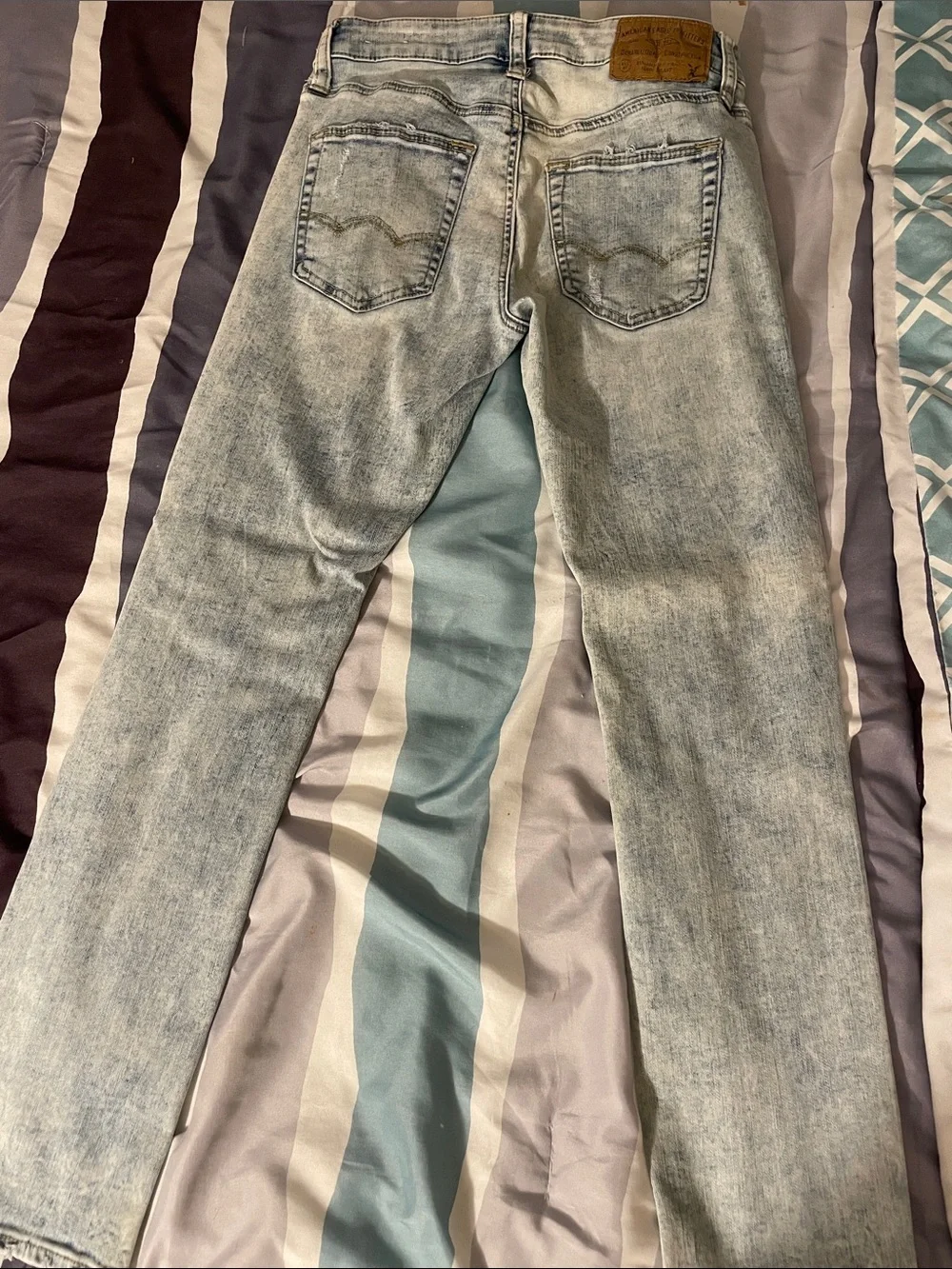 American Eagle Outfitters Slim Jeans in Light Blue Acid Wash